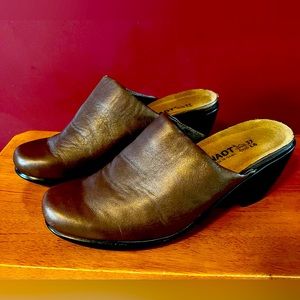 Naot Eden Dream Antique Bronze Metallic Brown Comfort Clogs Size EU 37 US 7